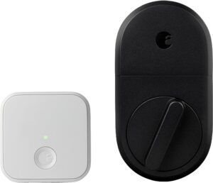 Cerradura inteligente August Smart Lock Pro + Connect compatible con Alexa, con instalación fácil sobre cerraduras existentes, control remoto por app, acceso mediante voz y funciones de seguridad avanzadas